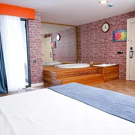 Forest In Hotel 3*